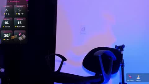 lahiam_smiiith online show from January 21, 6:45 pm