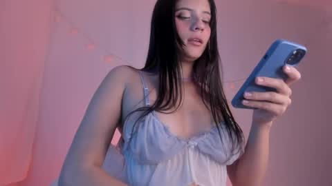 laura online show from March 31, 8:26 am