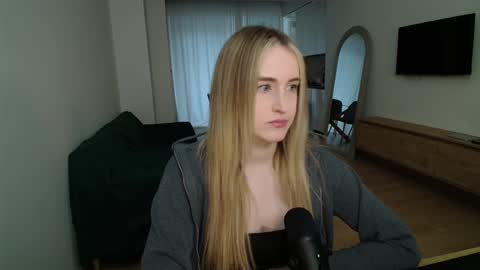 lailatoks - TIP 100 tks  get all my videos 22 VIDEOS SQUIRT PUSSY DILDO online show from March 28, 8:25 am