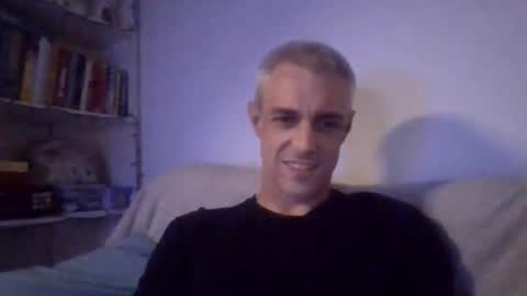 Snapshot of lain1986dd chatting on December 18, 2:28 am Lain online show from December 18, 2:28 am