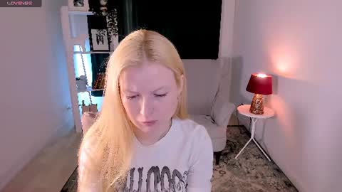 Laly online show from July 18, 8:18 am