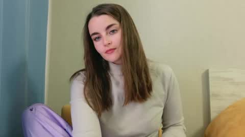lana_gl online show from April 23, 11:20 am