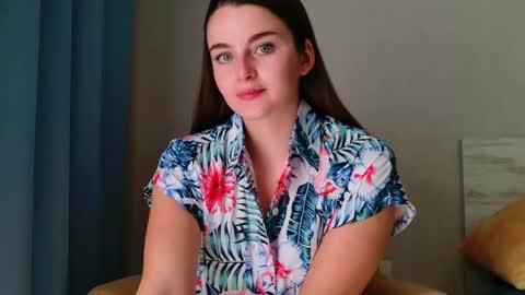 lana_gl online show from April 29, 6:06 am