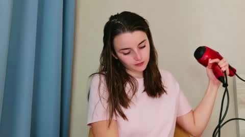 lana_gl online show from May 20, 7:03 am
