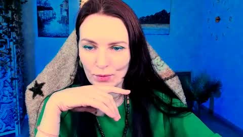 Lana Radiance online show from April 29, 5:30 pm