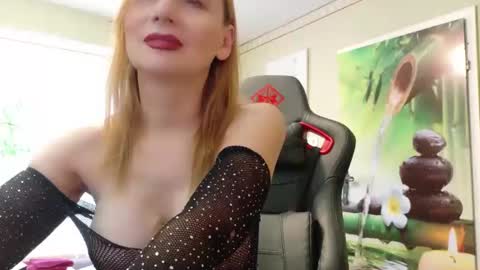 Snapshot of lanasweet9 chatting on February 10, 7:47 am Lana online show from February 10, 7:47 am