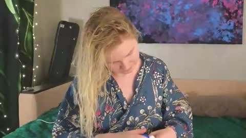 LanaviSmith online show from February 2, 6:01 am