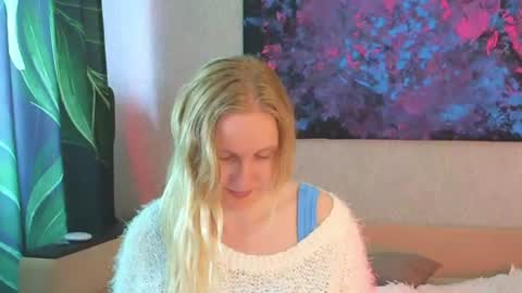 Snapshot of lanavismith chatting on June 17, 6:16 am LanaviSmith online show from June 17, 6:16 am