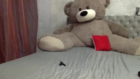 langoria online show from April 5, 8:50 pm