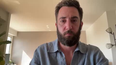 Snapshot of lanimalr chatting on April 9, 10:09 am Lanimal online show from April 9, 10:09 am