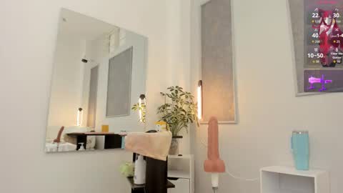 Lanna miley Russo  online show from December 23, 8:45 am