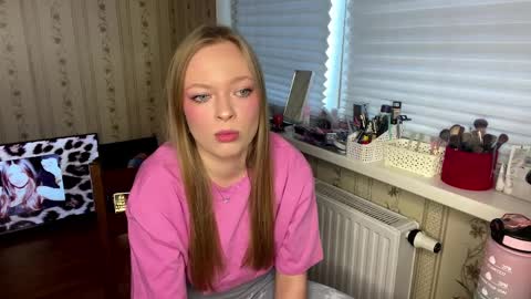 Hello My name is Lola online show from March 30, 11:33 am