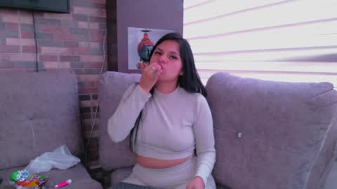 Snapshot of lara_as chatting on June 6, 3:17 pm lara_as online show from June 6, 3:17 pm