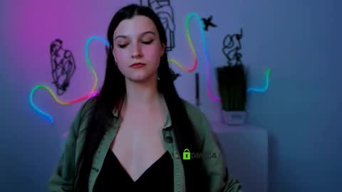 Snapshot of lara_bamby chatting on March 9, 12:53 pm lara_bamby online show from March 9, 12:53 pm