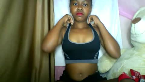 lara_belle online show from May 2, 10:53 am
