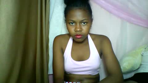 lara_belle online show from May 4, 2:35 pm