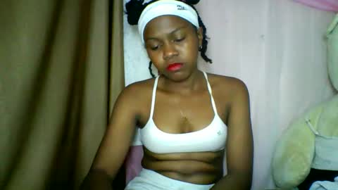 lara_belle online show from May 12, 7:55 pm