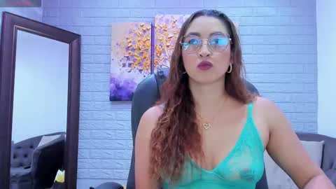      700  200   online show from March 25, 5:52 pm