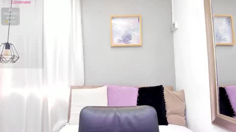 Snapshot of lara_martin chatting on June 4, 7:53 pm 700 200 online show from June 4, 7:53 pm