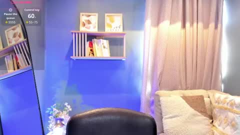 Snapshot of lara_martin chatting on July 18, 7:17 pm 700 200 online show from July 18, 7:17 pm