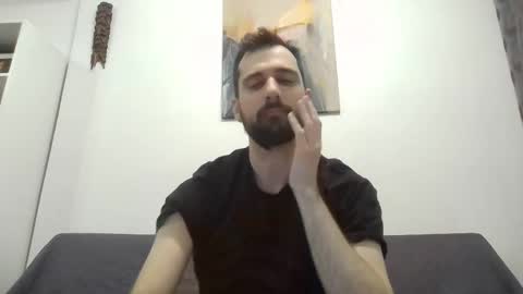 laraaan online show from December 17, 7:09 pm