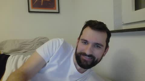 laraaan online show from March 26, 8:58 pm