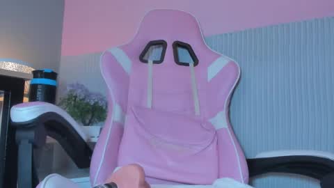 Snapshot of laraebony_ chatting on June 7, 11:25 am laraebony_ online show from June 7, 11:25 am