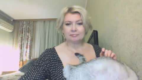 laramrs online show from November 19, 4:18 pm