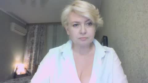 laramrs online show from March 6, 6:37 pm