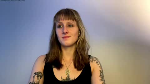 Snapshot of larasweetgirl chatting on June 3, 6:02 pm Lara online show from June 3, 6:02 pm