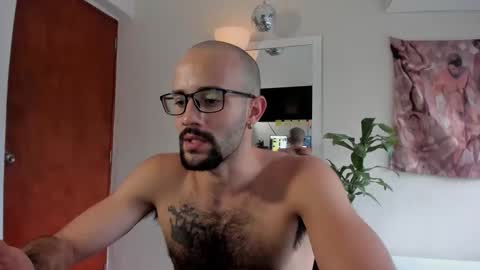 larry_stewart online show from April 13, 5:18 pm