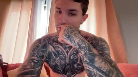 Snapshot of larsskeet chatting on July 4, 2:56 pm larsskeet online show from July 4, 2:56 pm