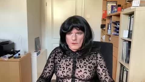 Snapshot of latexdoreen chatting on April 12, 8:08 am latexdoreen online show from April 12, 8:08 am