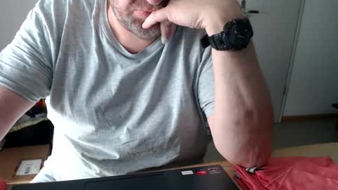 Snapshot of latexloverch71 chatting on April 6, 12:39 pm Andreas Latexlover online show from April 6, 12:39 pm