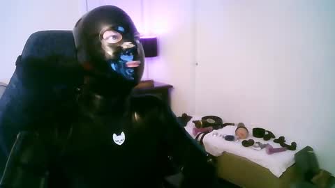 latexminheadroom online show from March 10, 1:12 am
