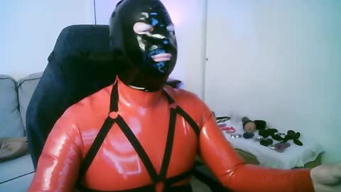 Snapshot of latexminheadroom chatting on May 23, 1:44 am latexminheadroom online show from May 23, 1:44 am