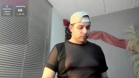 Snapshot of latin_boy_surprise chatting on January 10, 12:45 am Yisus online show from January 10, 12:45 am