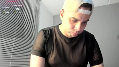 Snapshot of latin_boy_surprise chatting on February 1, 1:26 am Yisus online show from February 1, 1:26 am