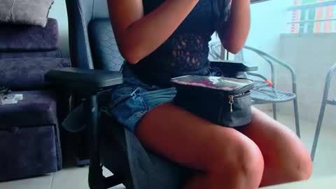 Snapshot of latin_couple77 chatting on May 30, 10:40 pm Sara y Andy online show from May 30, 10:40 pm