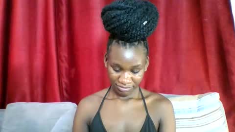 Snapshot of latina_ebony1 chatting on March 28, 6:07 pm Latina online show from March 28, 6:07 pm