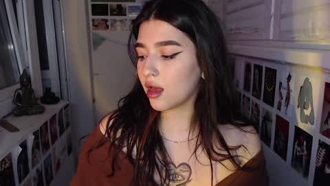 Snapshot of latina_mia chatting on December 16, 2:38 pm miiiiiiaaaa online show from December 16, 2:38 pm