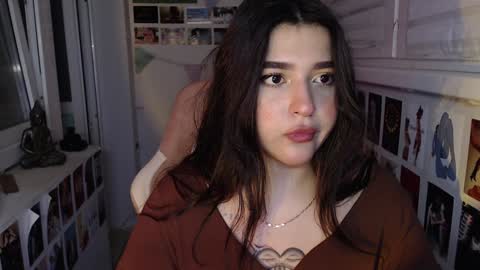 Snapshot of latina_mia chatting on December 16, 11:50 pm miiiiiiaaaa online show from December 16, 11:50 pm