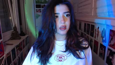 Snapshot of latina_mia chatting on December 28, 8:58 pm miiiiiiaaaa online show from December 28, 8:58 pm