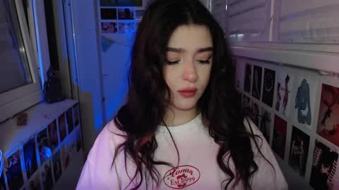 Snapshot of latina_mia chatting on February 1, 5:49 am miiiiiiaaaa online show from February 1, 5:49 am