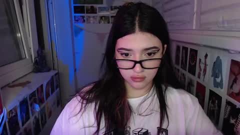 Snapshot of latina_mia chatting on February 6, 11:58 pm miiiiiiaaaa online show from February 6, 11:58 pm