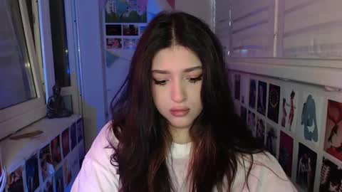 Snapshot of latina_mia chatting on February 11, 4:44 am miiiiiiaaaa online show from February 11, 4:44 am