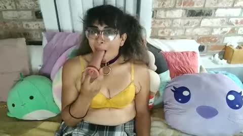 latinatgirldoll online show from March 25, 12:11 pm