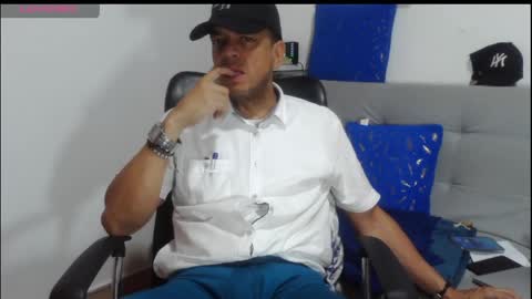 latinmartin254 online show from April 11, 1:59 pm