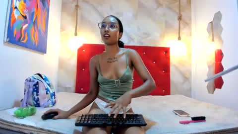 latins lovers20 online show from December 1, 6:19 pm