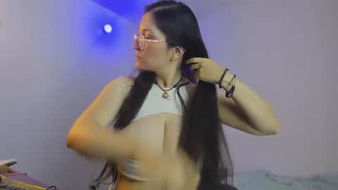 LatinSweetx 19 online show from July 23, 4:21 am